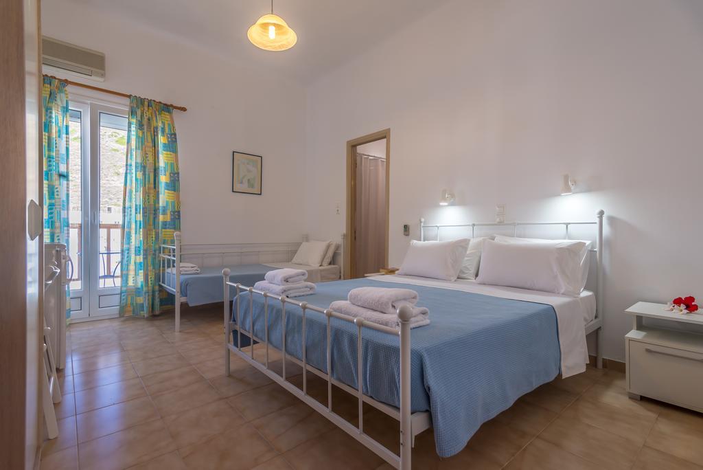 Hotel Delfini Adamantas  Exterior photo
